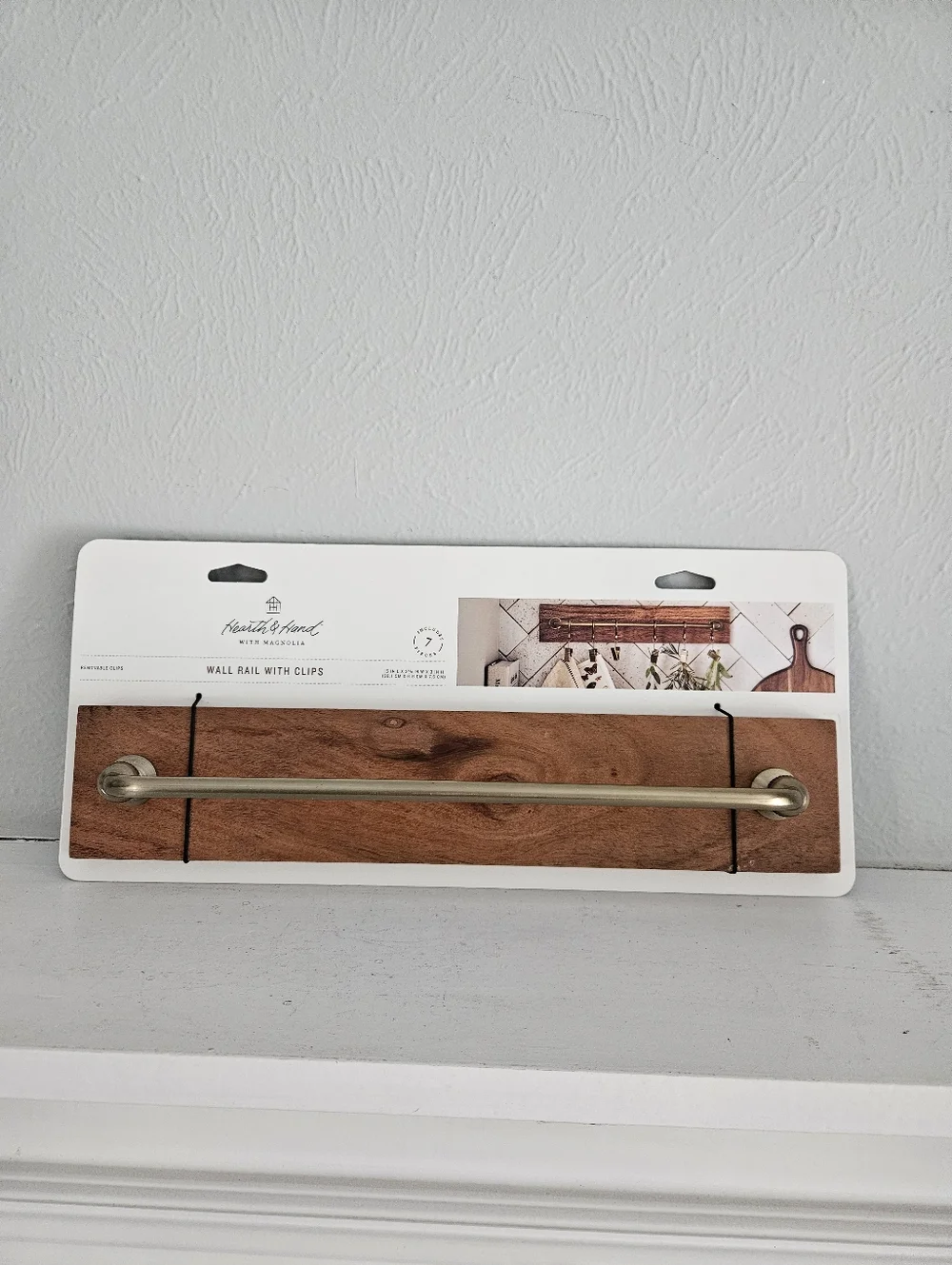 NWT Hearth & Hand With Magnolia Brass And Wood Wall Rail With Clips